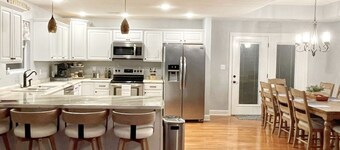 WAKE HOUSE, Your Ideal Lake Getaway!