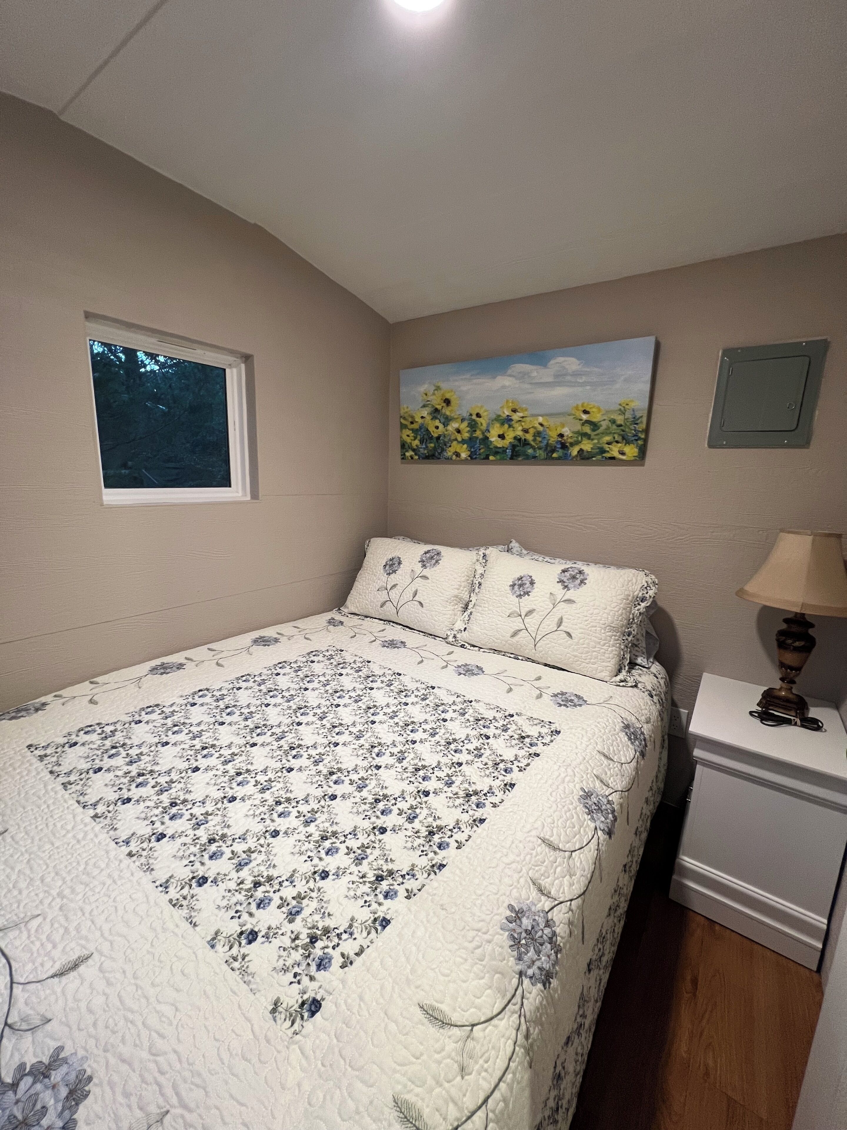 1 habitación, tabla de planchar con plancha, wifi y ropa de cama 