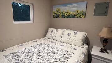 1 habitación, tabla de planchar con plancha, wifi y ropa de cama