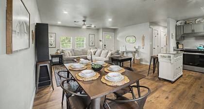 The Eddy House - Cozy Farmhouse Retreat Near Downtown Claremore