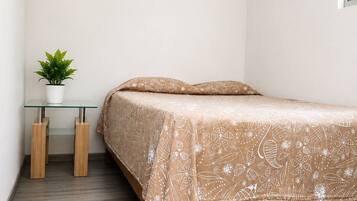 Basic Shared Dormitory | Free WiFi