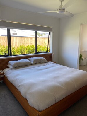 Room - Secluded Beachside Home (Tauranga)