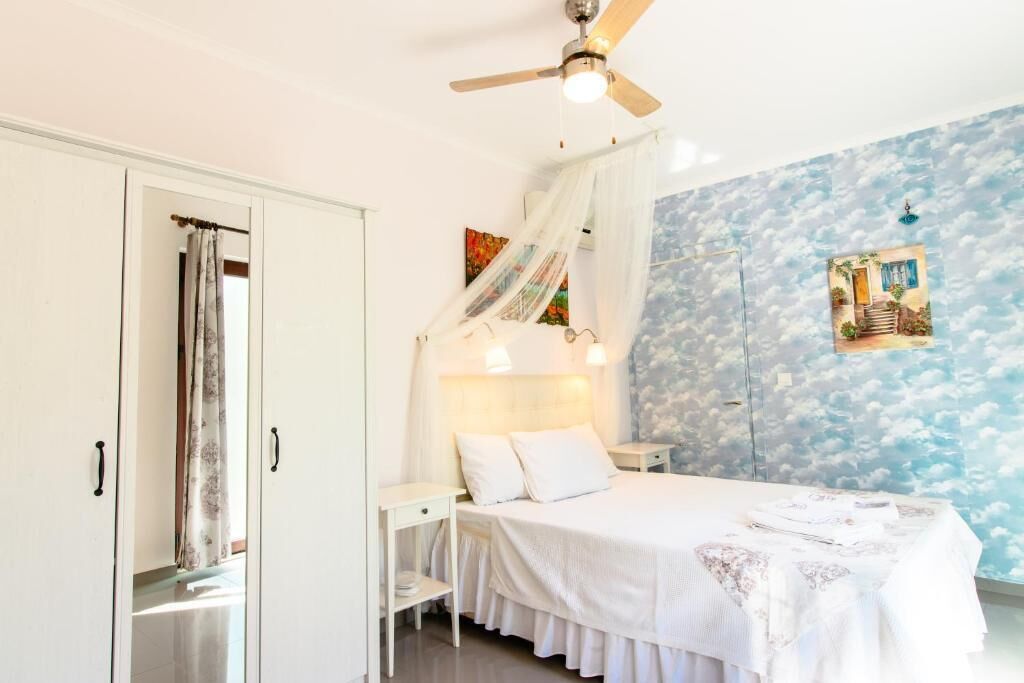 Double Room, Patio, Courtyard View | In-room safe, iron/ironing board, free WiFi, wheelchair access