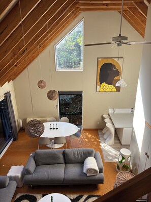 Living area - Relaxed Kenepuru Sounds Getaway (Black Rock)