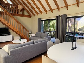 Living area - Relaxed Kenepuru Sounds Getaway (Black Rock)