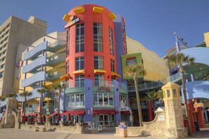 Exterior - Cozy 2 Bedroom Suite in Daytona Beach! rts (Daytona Beach)