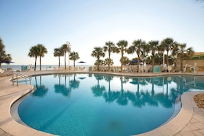 Pool - Cozy 2 Bedroom Suite in Daytona Beach! rts (Daytona Beach)