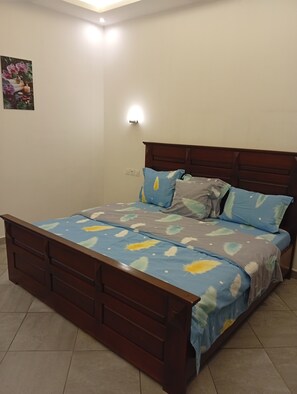 Deluxe Penthouse, Kitchen, City View - Résidence Prestige KGV Appt 304 (Douala)