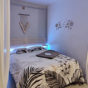 1 Schlafzimmer, Bügeleisen/Bügelbrett, Reisekinderbett, Bettwäsche
