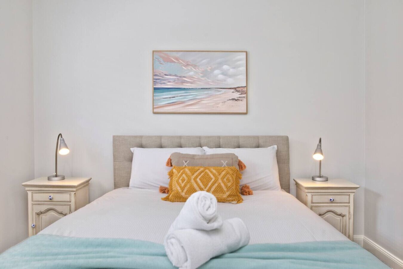 Desk, WiFi, bed sheets