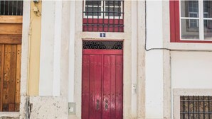 Exterior detail - Grand Historic Alfama Apartment, 4BR, 2WC (Lisboa)