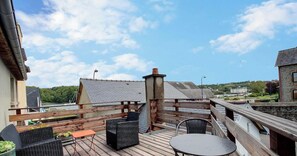 Outdoor dining - Vrbo Property (TREGUIER)