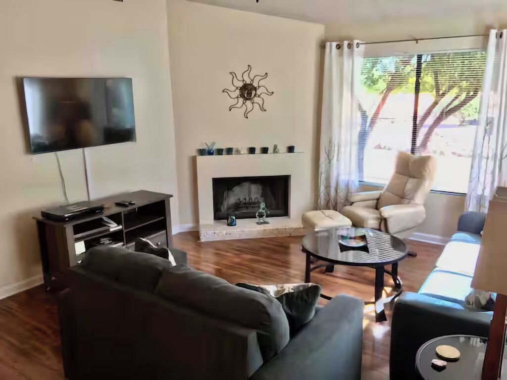 3-bdrm / 2 Bath Townhome In Beautiful Tucson With Ac And Parking - Tucson, AZ