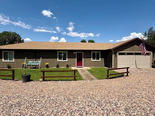B & T's Garden Getaway-Located in Historic Parowan near Brianhead Ski Resort