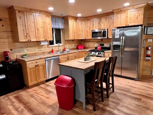 B & T's Garden Getaway-Located in Historic Parowan near Brianhead Ski Resort
