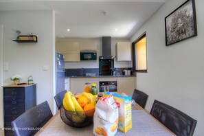 Private kitchen - Vrbo Property (CHISA)