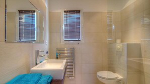 Een douche, een haardroger