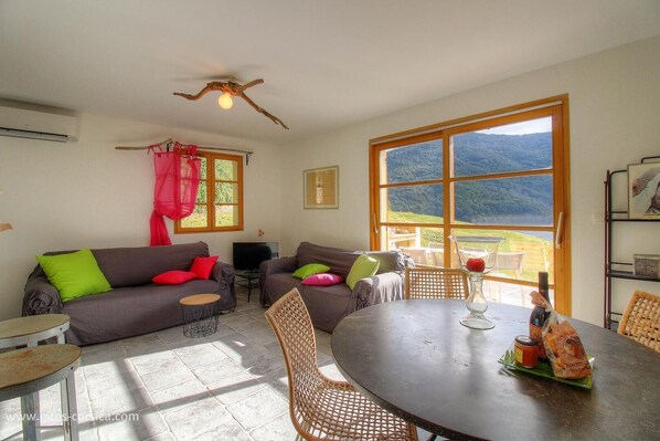 Living area - Forca d'Olmu - Lake side (TOLLA)