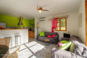 Living area - Forca d'Olmu - Lake side (TOLLA)