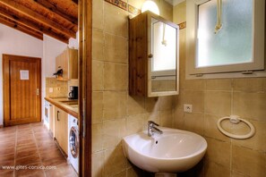 Bathroom - Vrbo Property (OCCHIATANA)