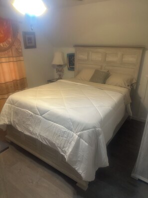 Room - Apartment in Elmont (Elmont)