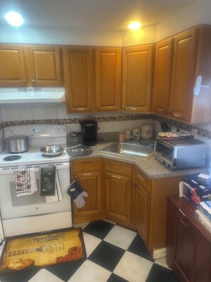 Private kitchen - Apartment in Elmont (Elmont)