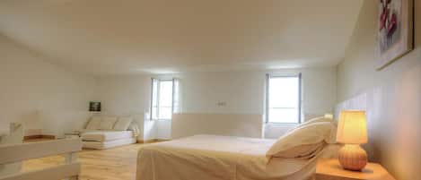 Travel cot