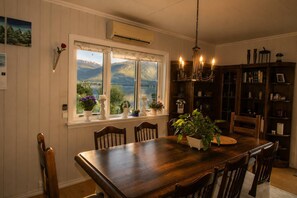 Dormitorio condiviso, 1 camera da letto | Sala da pranzo