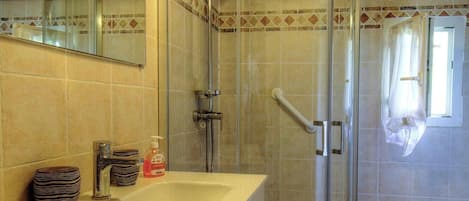 Douche, séchoir à cheveux