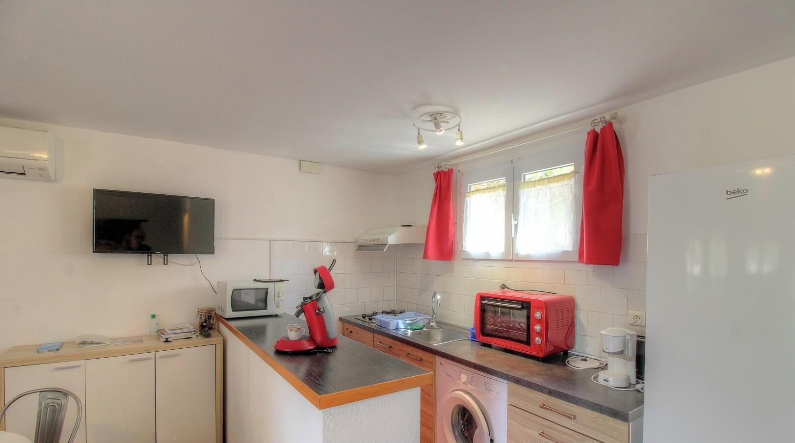 Fridge, microwave, toaster