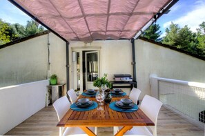 Outdoor dining - Vrbo Property (SAINT FLORENT)