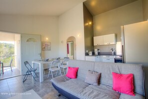 Living area - Vrbo Property (CONCA)