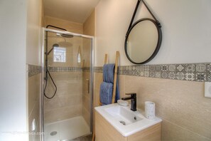 Bathroom - Vrbo Property (BASTELICACCIA)