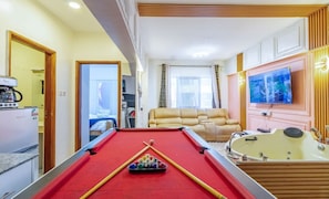 Games room - Couple in a Hot tub,Pool table,Karaoke,Netflix, Stay3pax,5min,JkiA & SGR Nairobi (Nairobi)