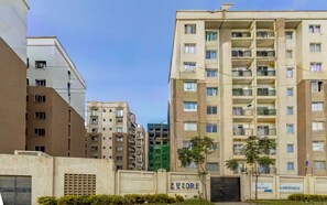 Exterior - Couple in a Hot tub,Pool table,Karaoke,Netflix, Stay3pax,5min,JkiA & SGR Nairobi (Nairobi)