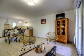 Dining - Vrbo Property (PATRIMONIO)