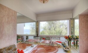 Bathroom - Vrbo Property (AJACCIO)