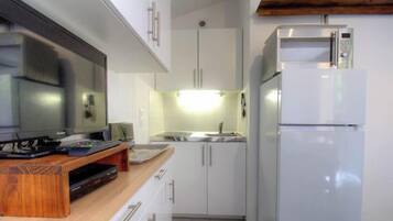 Fridge, microwave, toaster