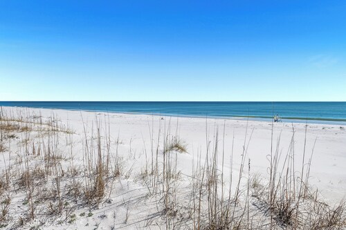 Anchors Up | Private Pool | Kayaks | Outdoor Games | My Beach Getawys