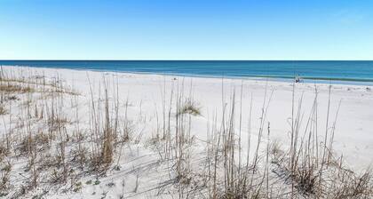 Anchors Up | Private Pool | Kayaks | Outdoor Games | My Beach Getawys