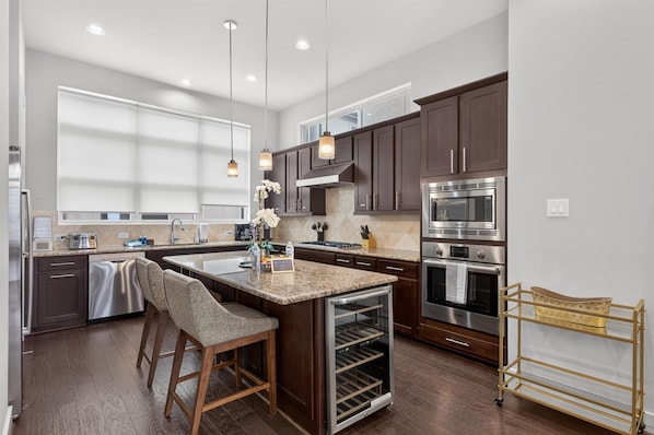 Coffee/tea maker, fridge, microwave, oven - Pet-Friendly Parkfront Home - Yard & Rooftop Views (Houston)
