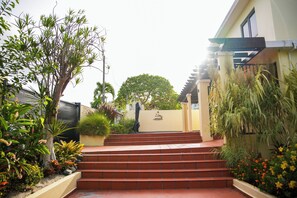 Property grounds - Villa with Private Pool and Sea View (Luquillo)