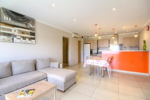 Living area - Vrbo Property (FOLELLI)