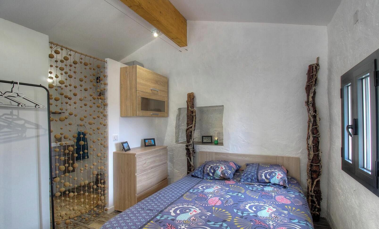 Travel crib