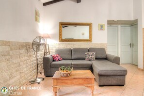 Living area - Vrbo Property (OLMETO)
