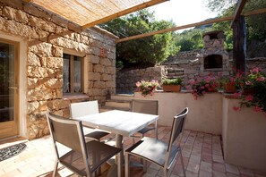 Outdoor dining - Vrbo Property (PORTO VECCHIO)