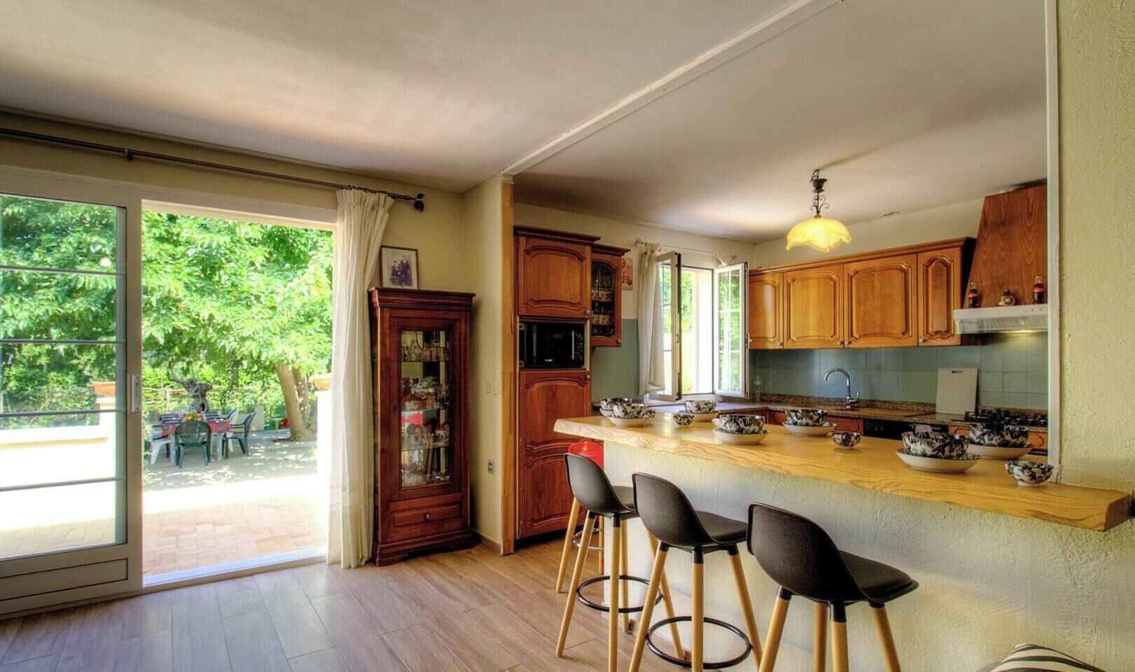 Fridge, microwave, dishwasher, toaster