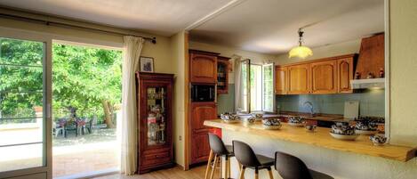 Fridge, microwave, dishwasher, toaster