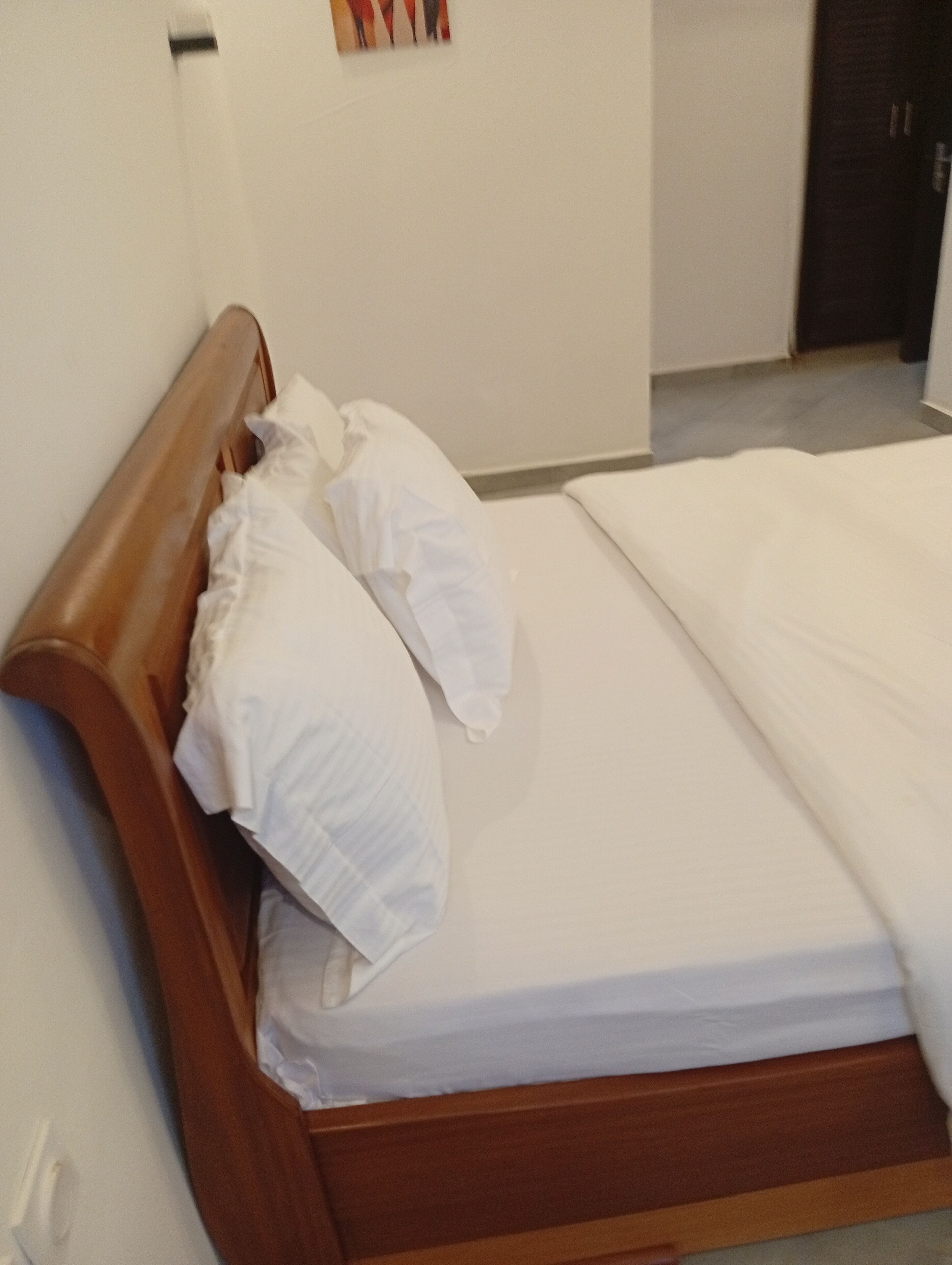 Deluxe penthouse, 2 slaapkamers, keuken, uitzicht op tuin | Een bureau, een laptopwerkplek, verduisterende gordijnen
