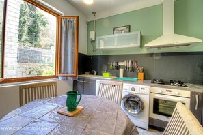 Private kitchen - Vrbo Property (LEVIE)
